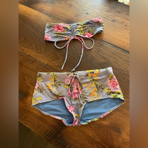 American Eagle Outfitters Other - Y2K American Eagle Outfitters Beachy Floral Bikini